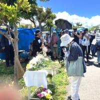 安和桟橋出口での死傷事故から１年。　６月２８日、現地の追悼・抗議集会に１００名が集まった。「捜査を意図的に遅らせているのではないか？」と批判集中。/// 本部塩川港への国道地下暗渠設置計画を許さない！