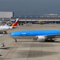 KLMオランダ航空、創立100周年記念 100 ロゴ ラッピング ❣️PH-BQL Boeing 777-200 飛来