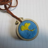 銀杏のペンダント作りました