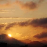 2025.06.28(土)AM07:02の藻岩山・平和祈念塔・三角山・円山