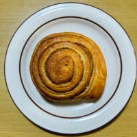 カルディ(コーヒーファーム)の冷凍パン2種類を食べ比べ(o^^o)
