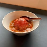 ベトナムのトマトの肉詰めをスープ仕立てに