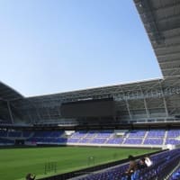 ぶち熱！サンフレッチェ広島のサポーターも超・熱いです・・・エディオンピースウイング広島で炎天下でも整然と行列！