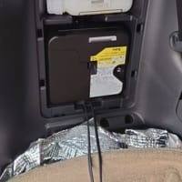 ノアがパンク ～ 今どきの車はスペアタイヤなんて積んでないけど