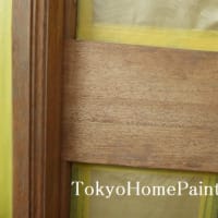 木製玄関ドア塗装　枠の劣化が早い