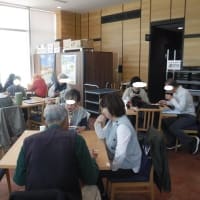 「めだかの学校」道議会、道警本部見学