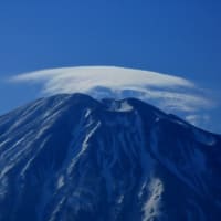 羊蹄山の傘雲