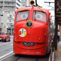 ハローキティ新幹線と岡山路面電車