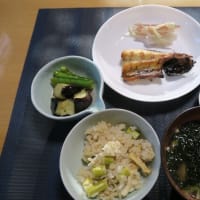田舎定食、味噌汁は毎日摂ろう・・・日本の味。