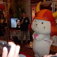 木挽町広場のひこにゃん