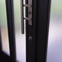 玄関扉のプッシュハンドル修理