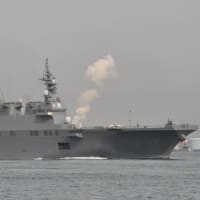 護衛艦ひゅうが　小倉港　航行姿