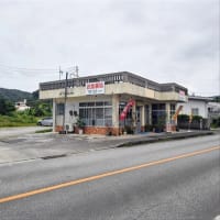 濃厚な三枚肉が三角屋製麺の沖縄そばを美味しくさせる・・・お食事処マリー（湧川）