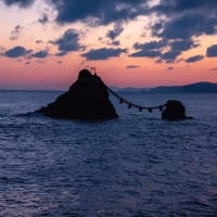 二見夫婦岩　夜明けの富士　