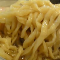 中華そばのスープに上手く生姜を組み込んだ！メリハリの有る平打ち麺！