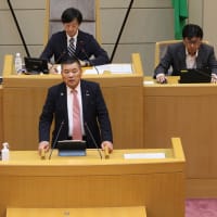 神戸市決算市会　日本維新の会を代表して本会議場にて代表質疑を行いました。