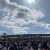 今日のディズニーランド 春休み、開園前の様子。
