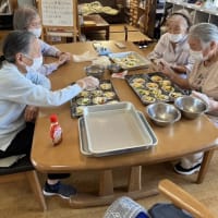 餃子の皮でピザ作り(^^♪