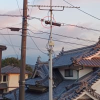 【念願の】平面地デジアンテナ導入しました【DXアンテナ 地上デジタルアンテナ UHF平面 アンプ付(26素子相当) ブースター内蔵 UH26BA】