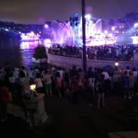 ディズニーシーのショーも、スゴいことになってました～(￣▽￣;)