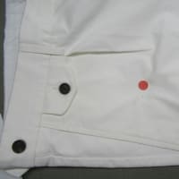 白地パンツ（ダンヒル製）血液しみ　しみ抜き　綿・シルク・ポリウレタン素材