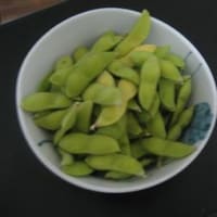 枝豆とニラを収穫