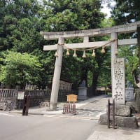 諏訪大社下社春宮と万治の石仏