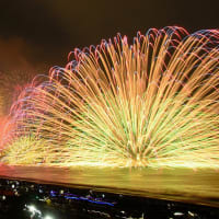 熊野大花火大会の三尺玉海上自爆
