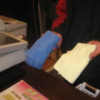 店内でタオル貸し出し中。
