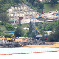 ７月１１日の辺野古側埋め立て工区と大浦湾の様子