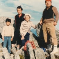 父母と子ども２人を連れて木曽駒ケ岳（1981年8月24日）