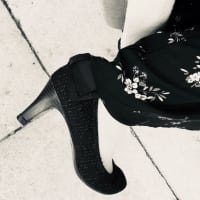 「手を握ってほしいの」