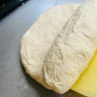 【シンプル食パン】 国産小麦で米粉湯種でオーバーナイト発酵で作りました。