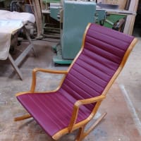 初めての素材で天童木工の椅子張替え