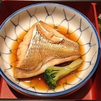 出社して菓子もらってプチ送別ランチでラスト作造さん満喫しハーフチキン＆ハーフポテトな夕餉