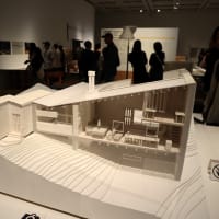 国立新美術館で、『リビング・モダニティ 住まいの実験 1920s~1970s』を観ました。