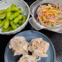 うちのごはん　　海老焼売　と　中華春雨サラダ　と　枝豆（夏メニュー）(^.^)