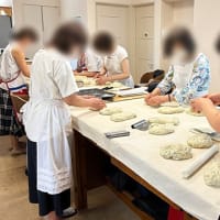 ベーコンとポテトで花の形のパン