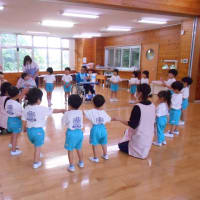 笑顔溢れるひと時、保育園児との心温まる交流会