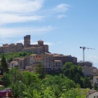 カステル・デル・モンテ Castel del Monte（村）