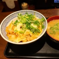 吉野家 京王モール店＠新宿 「親子丼＋豚汁」