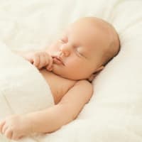 新米パパママ必見!赤ちゃんが夜通し寝てくれるようになるための寝かしつけ術