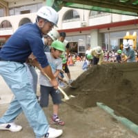 幼稚園の砂場の砂補充事業に参加！