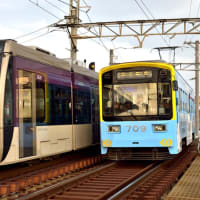 阪堺電車 モ701形 モ701〜711 内 10両に出会った。パンダ 他カラフルなラッピング車両です❣️2017年プレイバックシーン