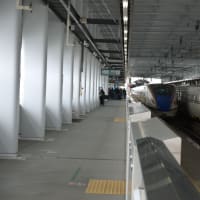 飯山駅を発着する北陸新幹線はくたか５５５号　金沢行き
