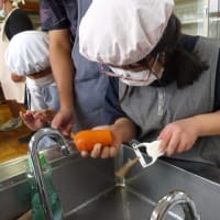 中学部３年生「彩り野菜炒めを作ろう」