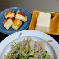うちのごはん    豚肉とモヤシ炒め と はんぺんのバター醤油(^.^)