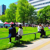 札幌大通公園のライラック祭りを見に…