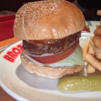 有名なハンバーガー屋さん