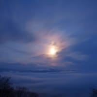 満月と雲海